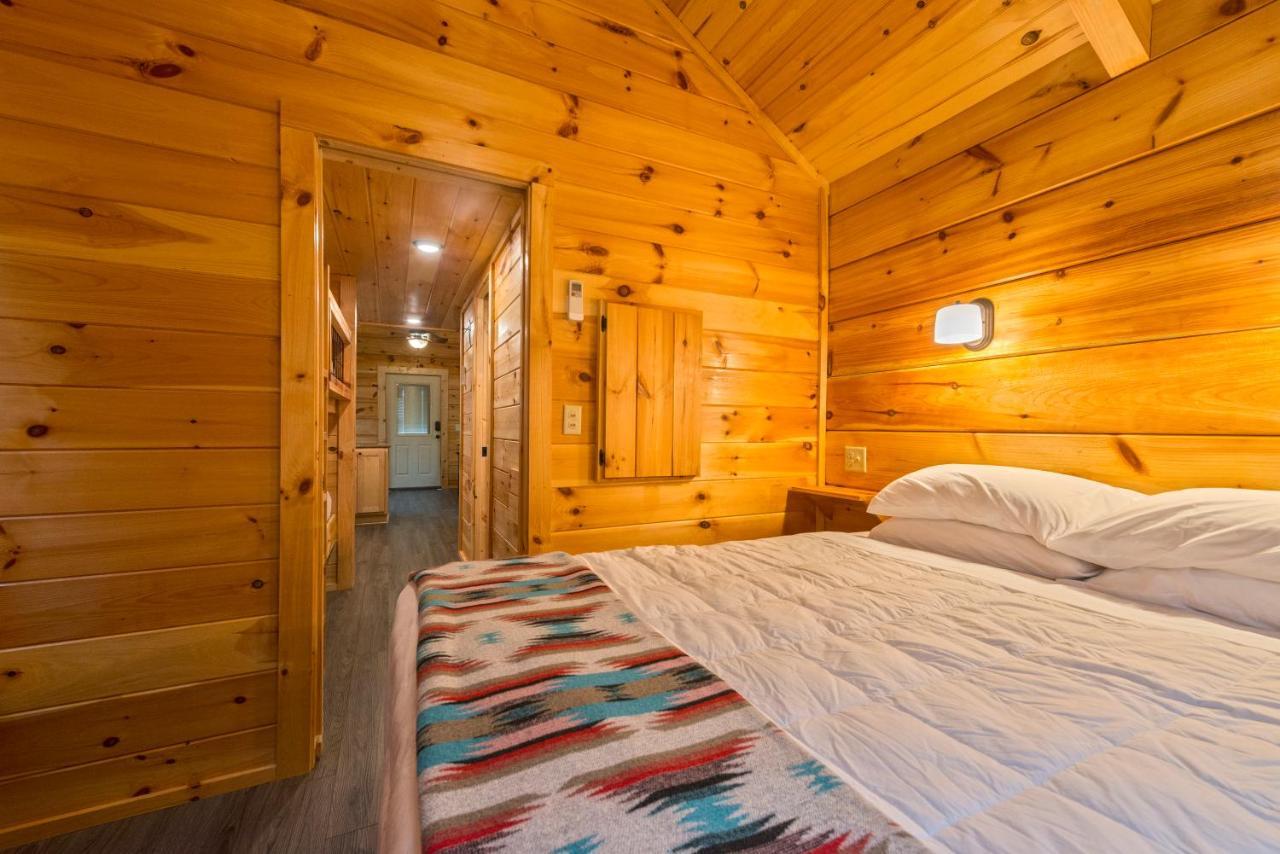 Great Escapes Rv Resort Bryan College Station Esterno foto