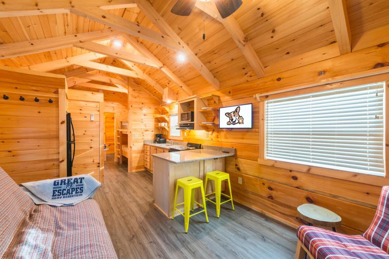 Great Escapes Rv Resort Bryan College Station Esterno foto