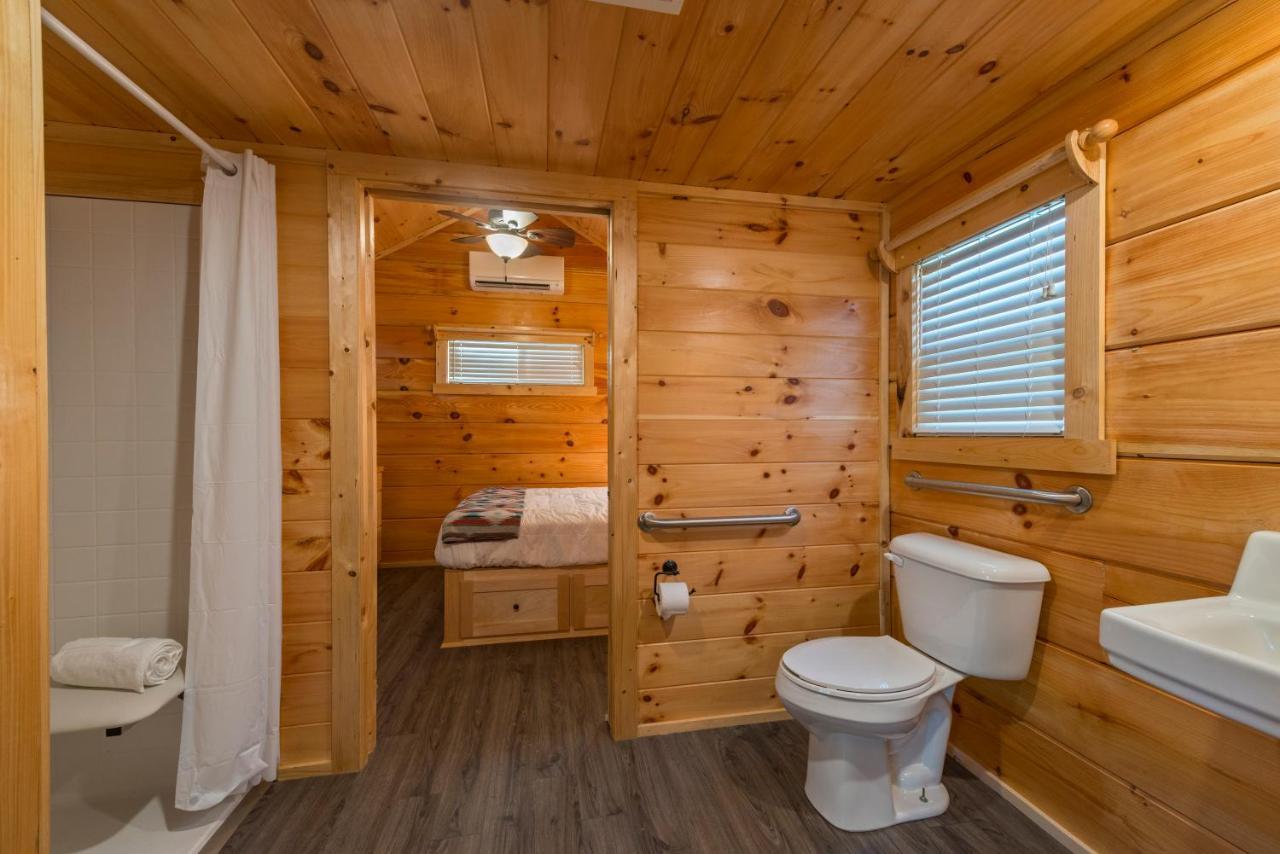 Great Escapes Rv Resort Bryan College Station Esterno foto