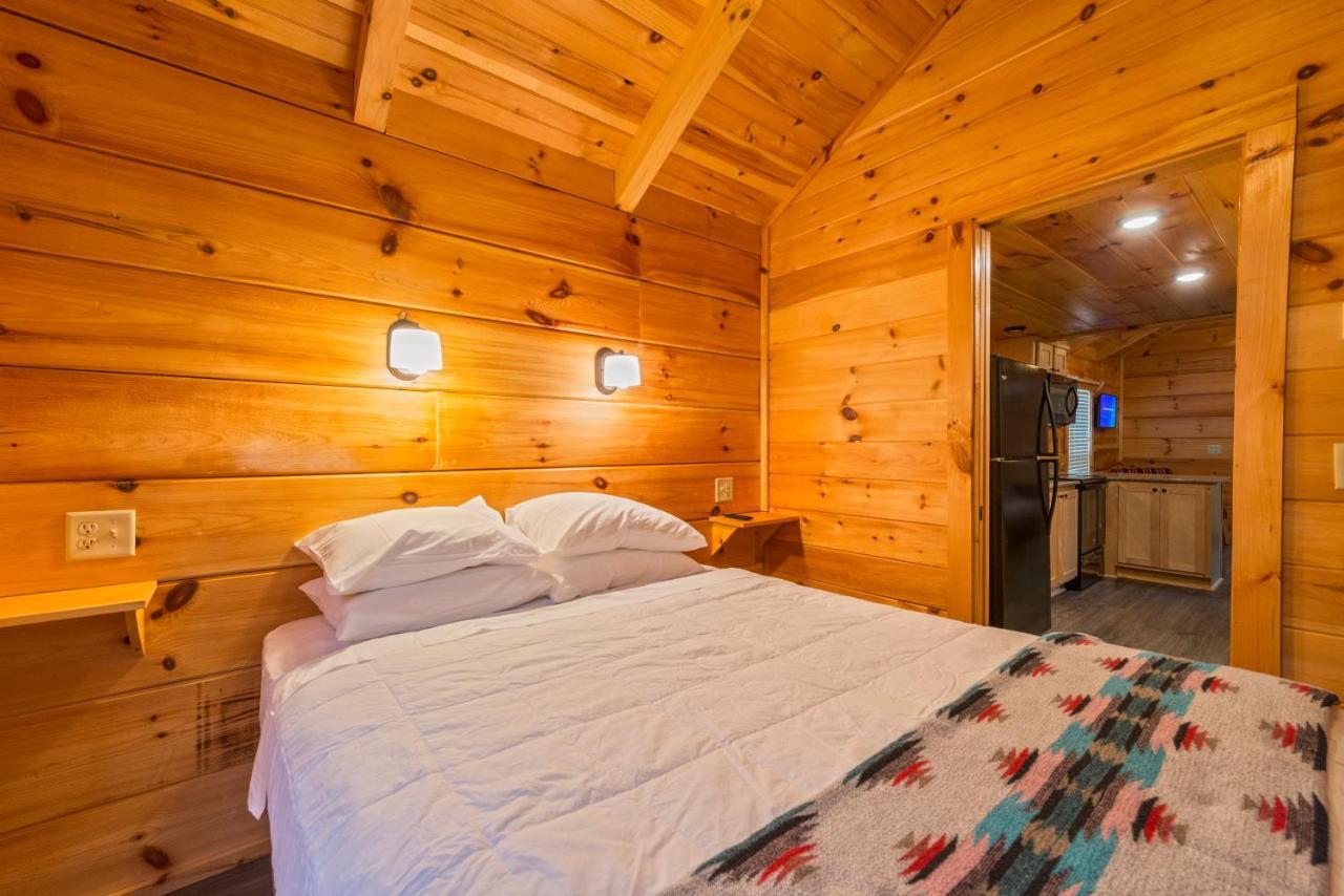 Great Escapes Rv Resort Bryan College Station Esterno foto