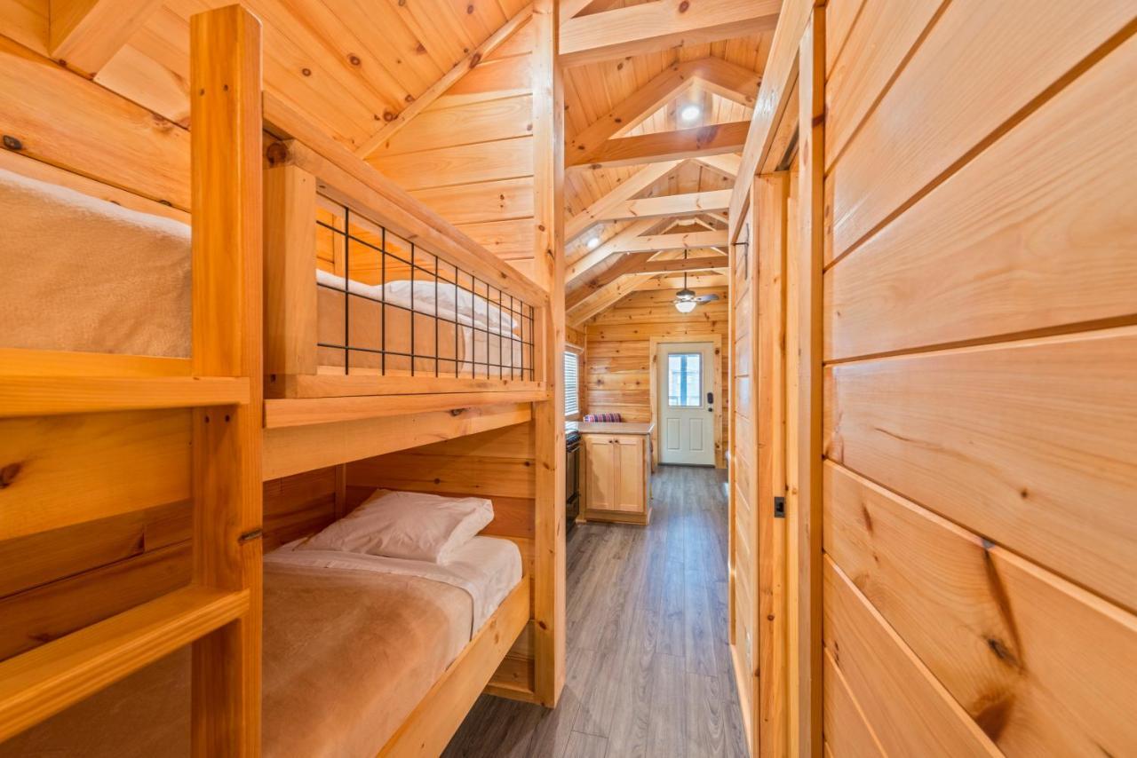 Great Escapes Rv Resort Bryan College Station Esterno foto