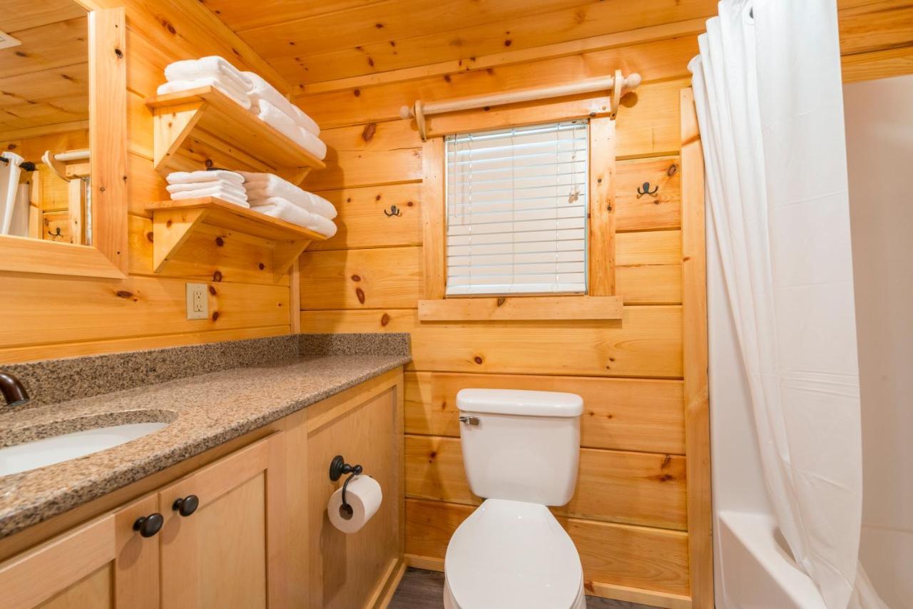 Great Escapes Rv Resort Bryan College Station Esterno foto