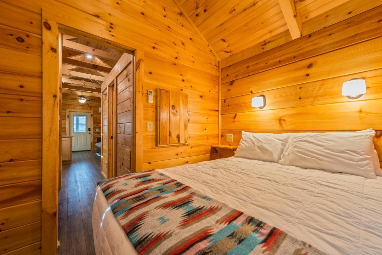 Great Escapes Rv Resort Bryan College Station Esterno foto