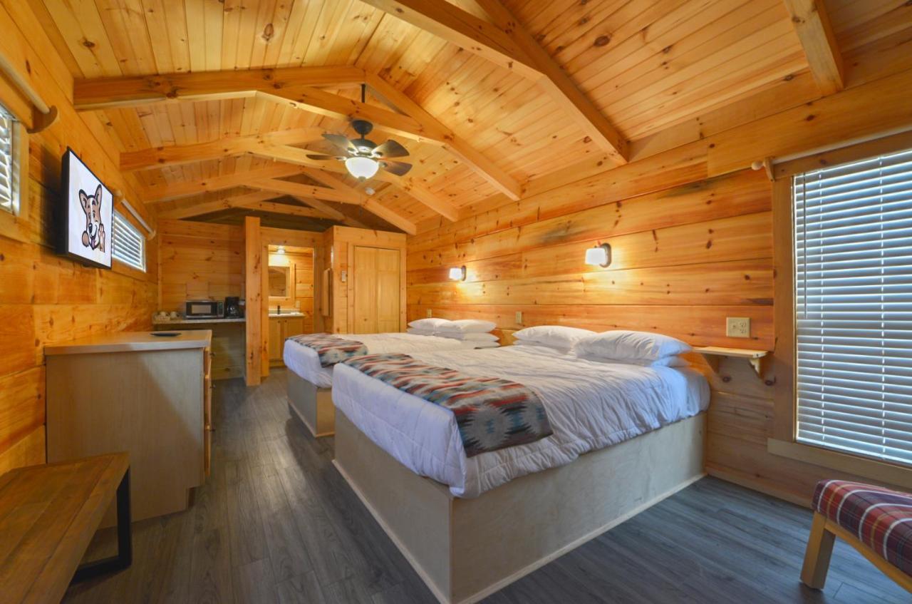 Great Escapes Rv Resort Bryan College Station Esterno foto