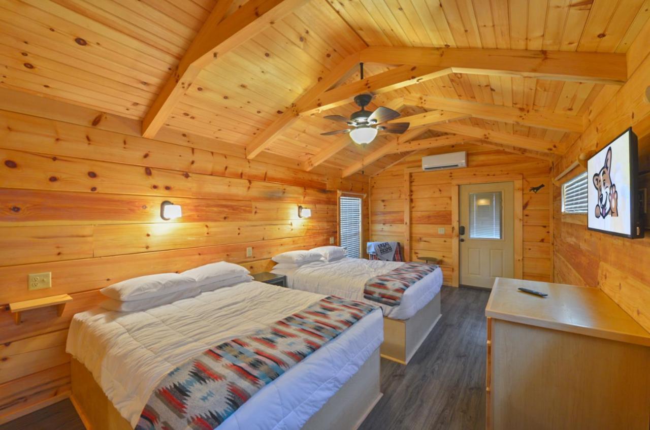 Great Escapes Rv Resort Bryan College Station Esterno foto