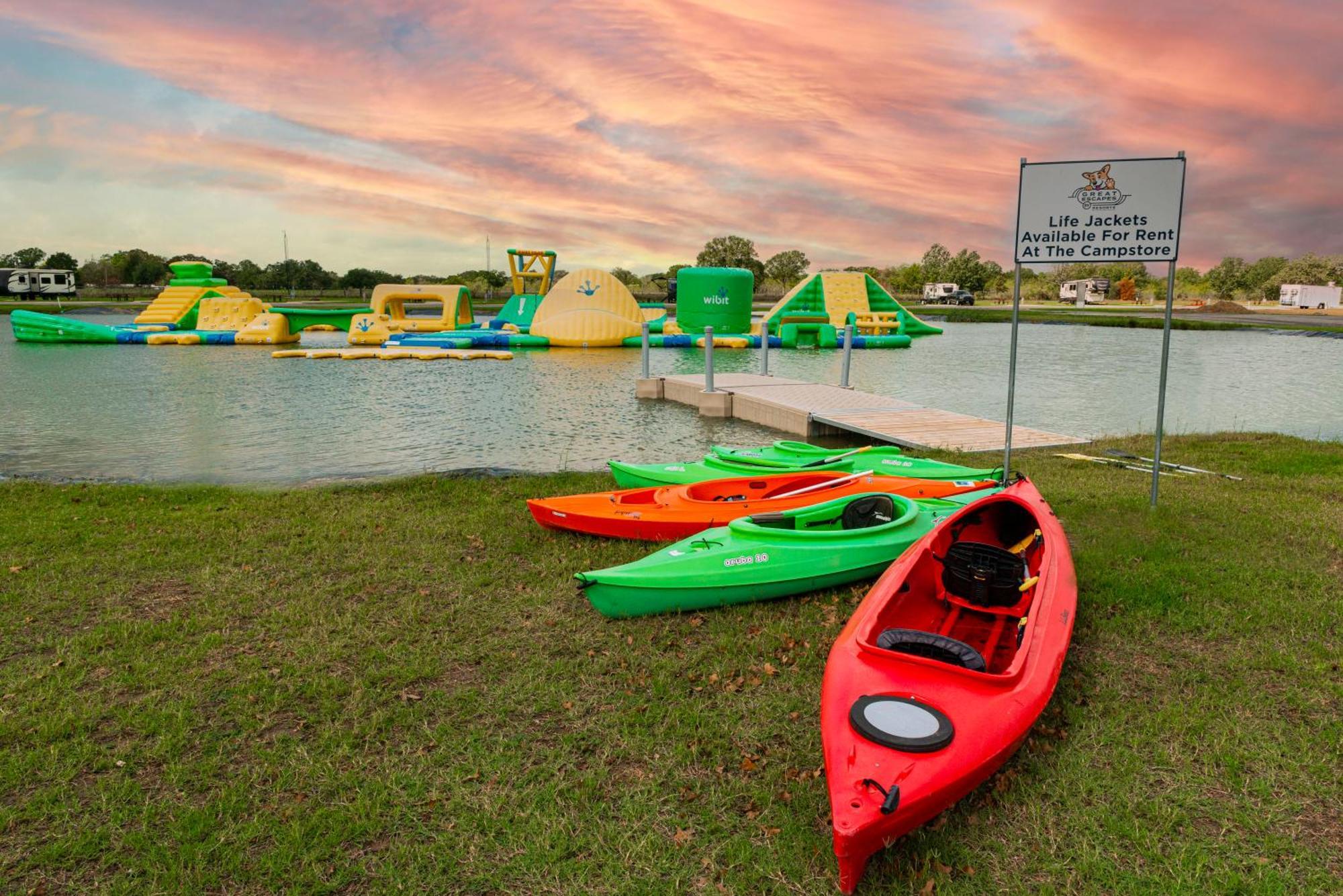 Great Escapes Rv Resort Bryan College Station Esterno foto