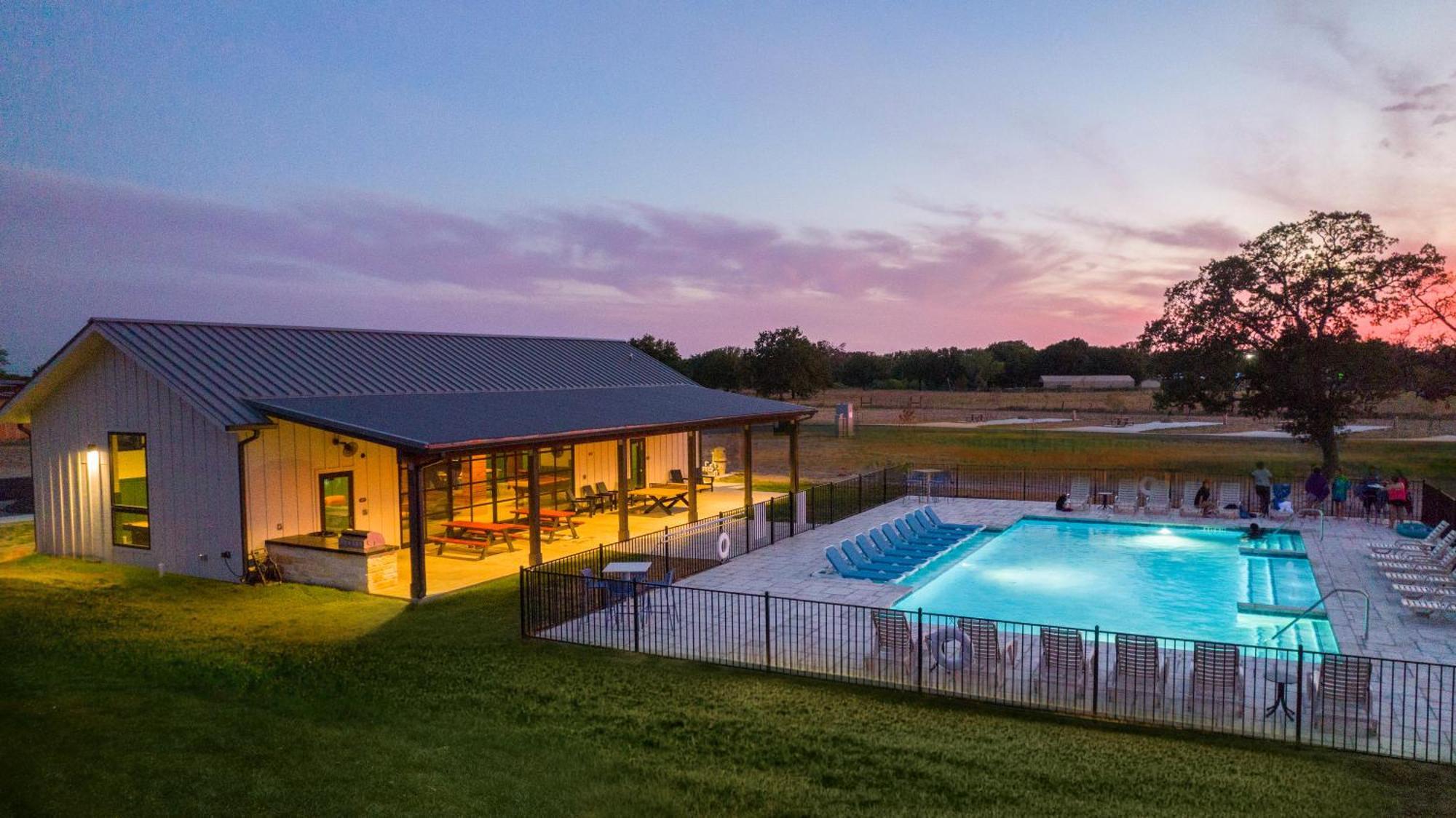 Great Escapes Rv Resort Bryan College Station Esterno foto